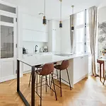 Guestready - Sunny Retreat With Tower Views Apartament Bordeaux