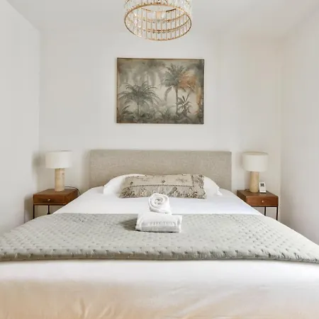 Guestready - Sunny Retreat With Tower Views *
