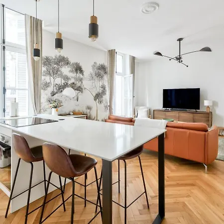 Guestready - Sunny Retreat With Tower Views Apartment *