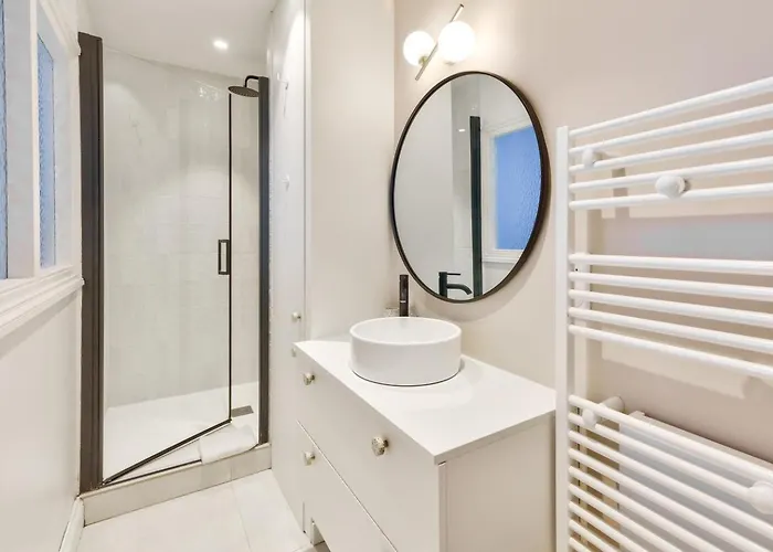 Guestready - Sunny Retreat With Tower Views * Bordeaux