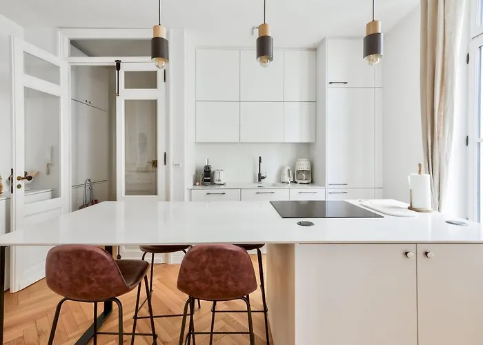 Guestready - Sunny Retreat With Tower Views Apartment